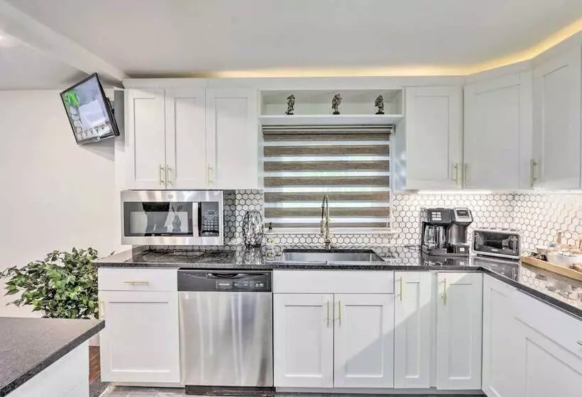 Upscale Waterbury Retreat W/ Indoor Hot Tub!