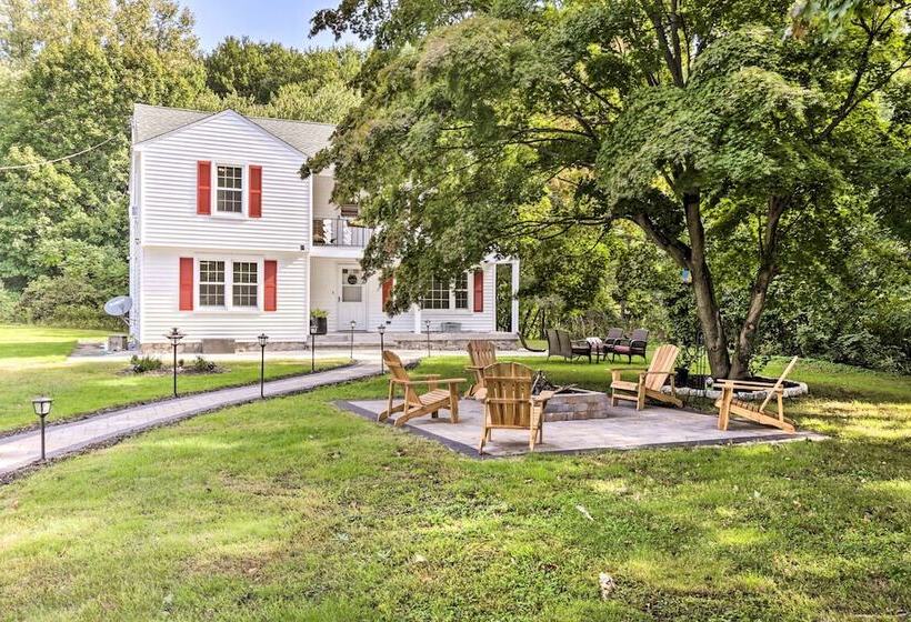 Upscale Waterbury Retreat W/ Indoor Hot Tub!