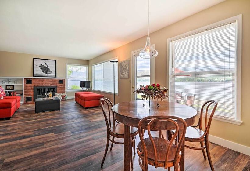 Waterfront Lake Osoyoos Cottage W/ Beach & Patio!