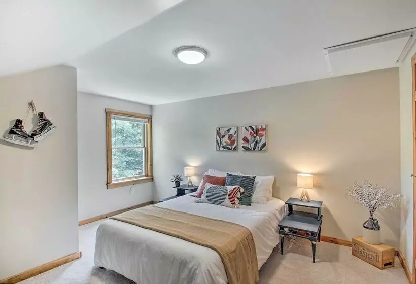 Waterfront Lakes Region Home On Private Cove!