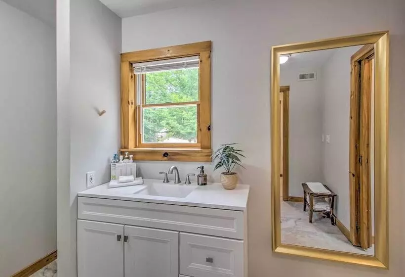 Waterfront Lakes Region Home On Private Cove!