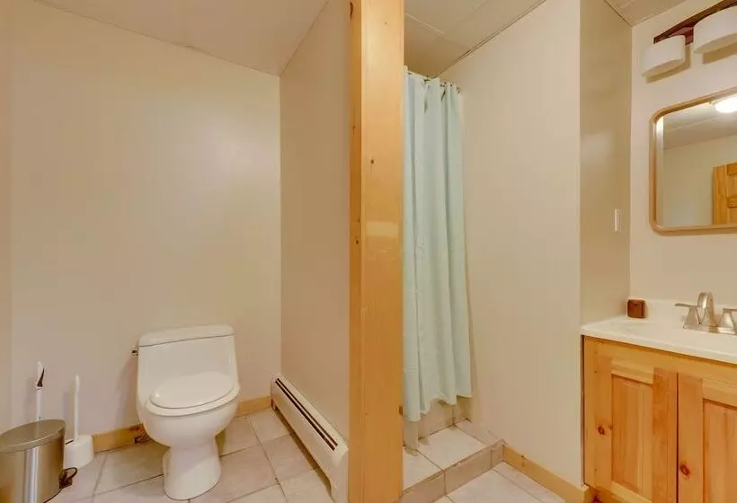 Waterfront Lakes Region Home On Private Cove!