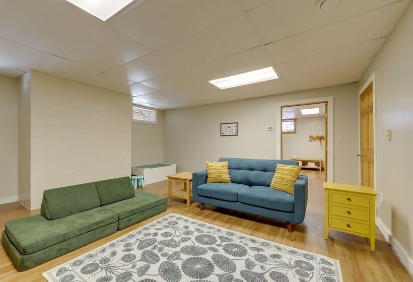 Waterfront Lakes Region Home On Private Cove!