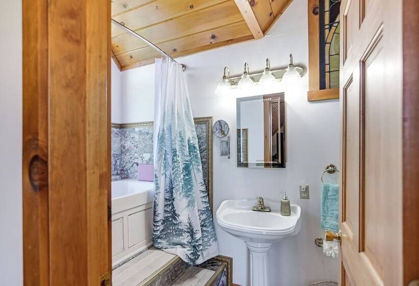 West Virginia Cabin Near Snowshoe Mountain Resort