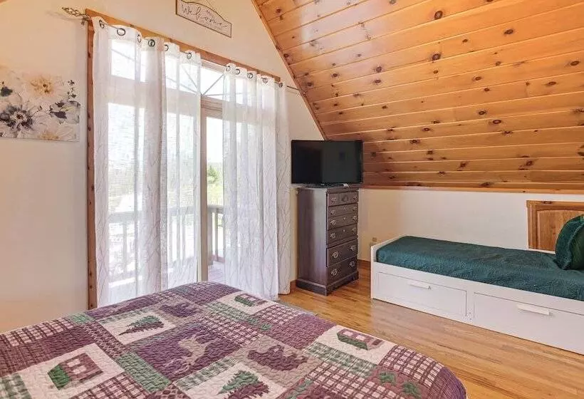 West Virginia Cabin Near Snowshoe Mountain Resort