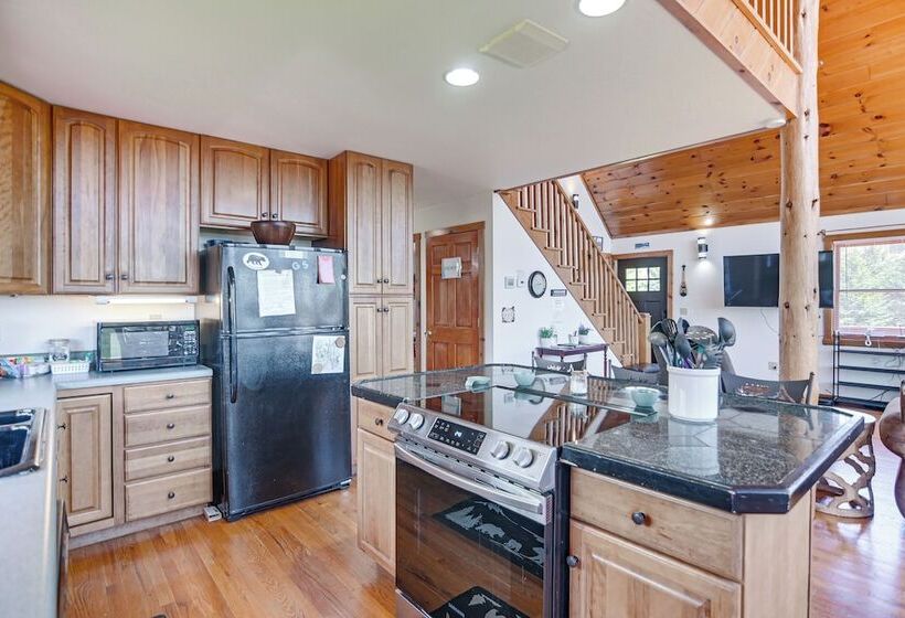 West Virginia Cabin Near Snowshoe Mountain Resort