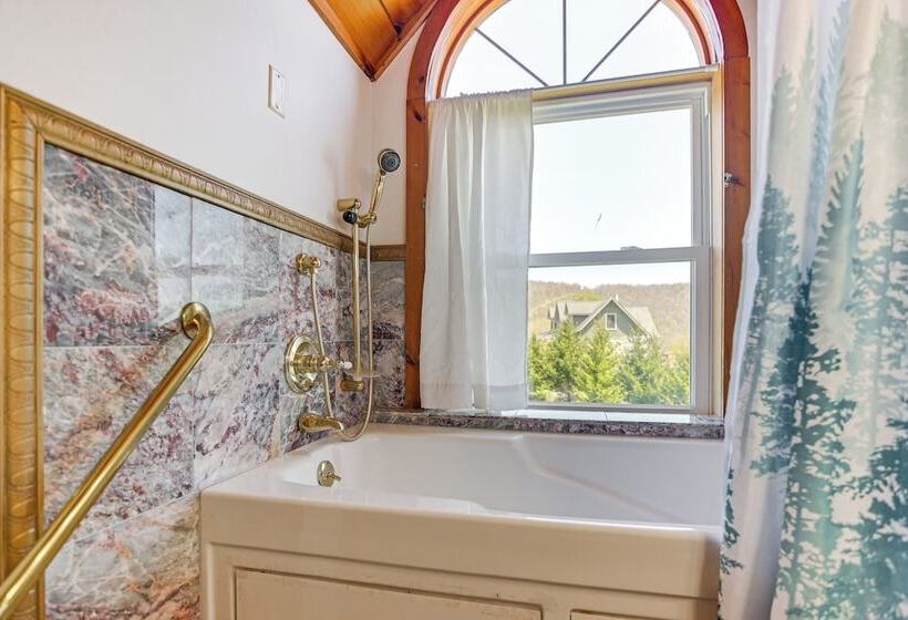 West Virginia Cabin Near Snowshoe Mountain Resort