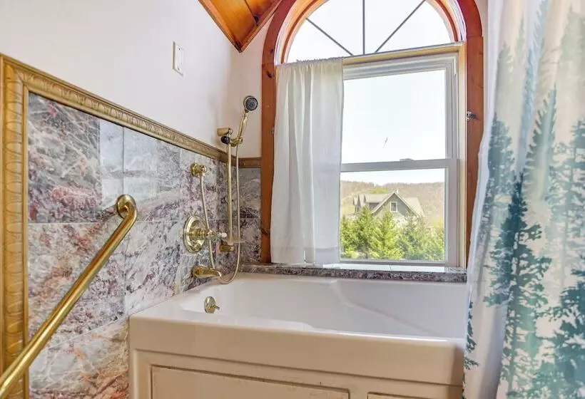 West Virginia Cabin Near Snowshoe Mountain Resort