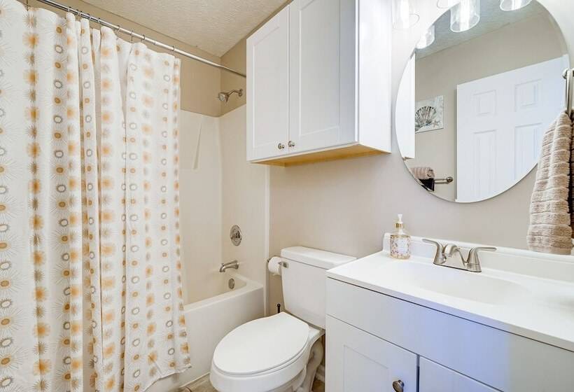 Wilmington Home ~ 7 Mi To Wrightsville Beach!