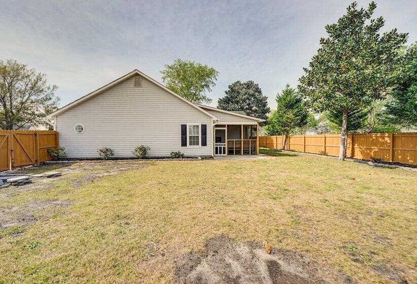 Wilmington Home ~ 7 Mi To Wrightsville Beach!