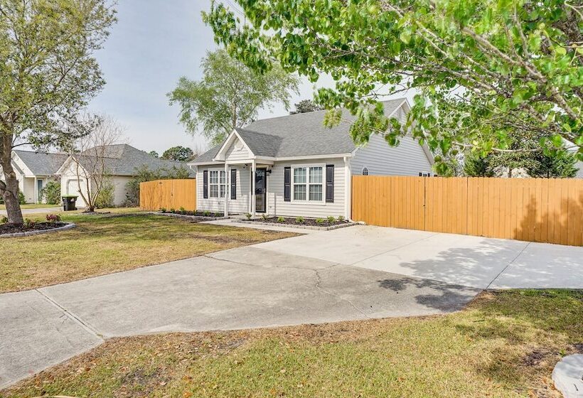 Wilmington Home ~ 7 Mi To Wrightsville Beach!