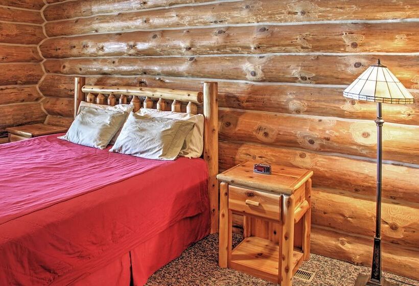 Wonderful Home On Sand Lake W/ Expansive Porch!