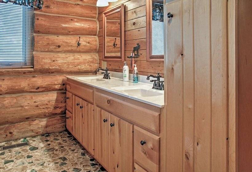 Wonderful Home On Sand Lake W/ Expansive Porch!