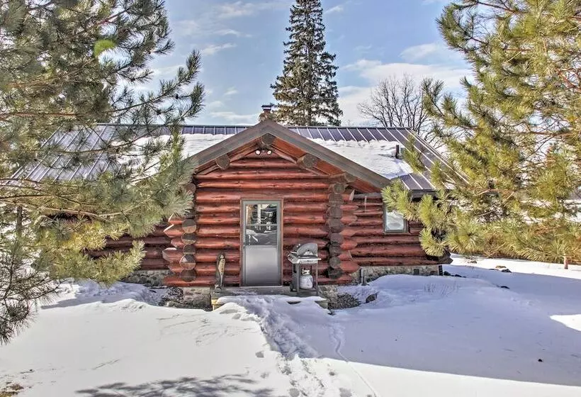 Wonderful Home On Sand Lake W/ Expansive Porch!