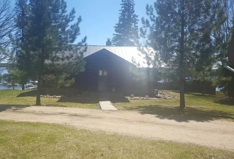 Wonderful Home On Sand Lake W/ Expansive Porch!