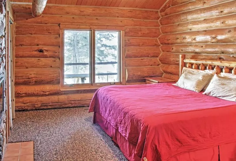 Wonderful Home On Sand Lake W/ Expansive Porch!