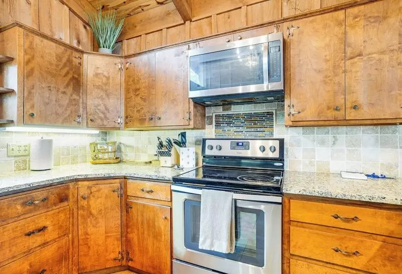 Treehouse Style Cabin, 1 Mi To Massanutten Resort