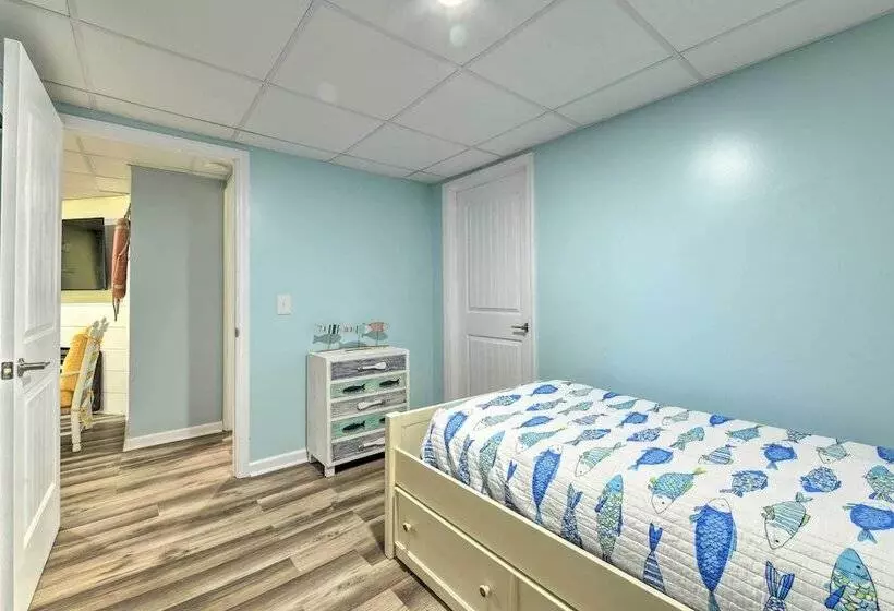 Badin Lake Cabin W/ Dock & 2 Story Boat Slip!