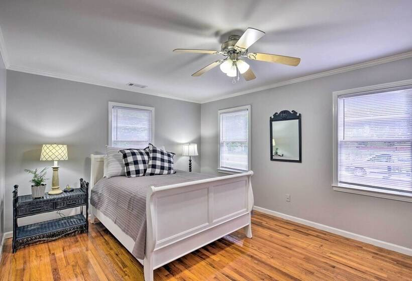 Beaufort Home W/porch, 4 Mi. From Downtown!