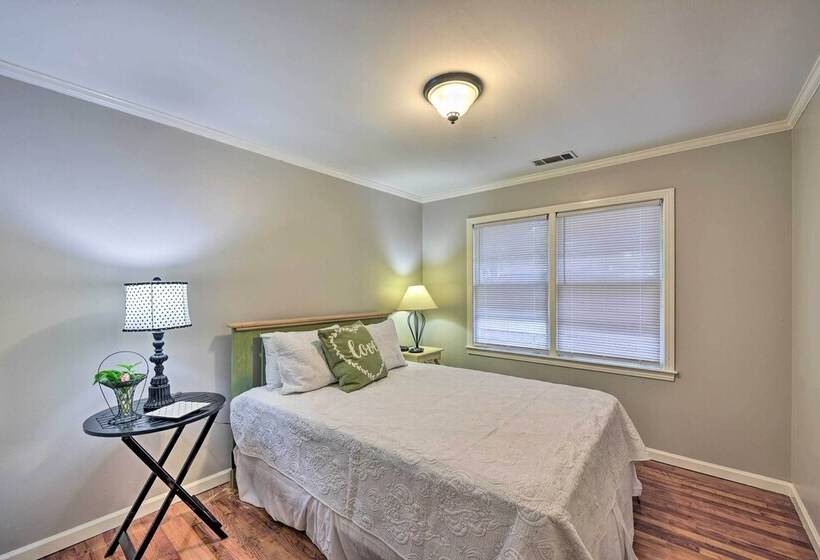 Beaufort Home W/porch, 4 Mi. From Downtown!