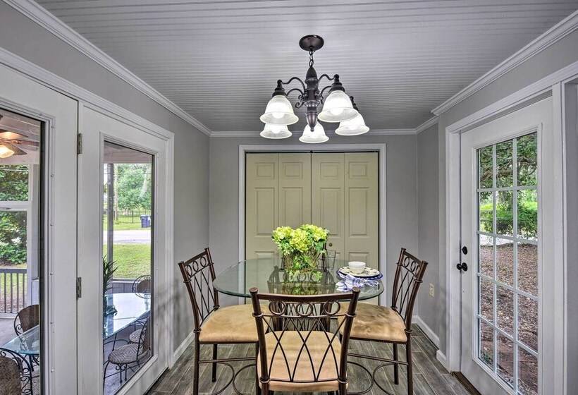 Beaufort Home W/porch, 4 Mi. From Downtown!