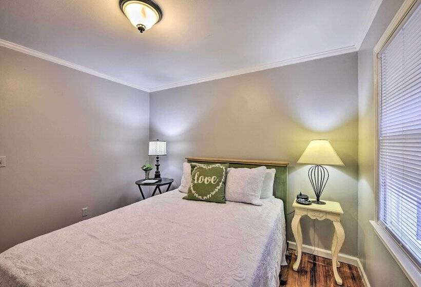 Beaufort Home W/porch, 4 Mi. From Downtown!