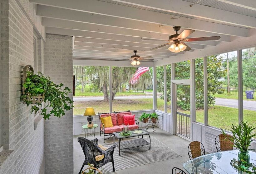 Beaufort Home W/porch, 4 Mi. From Downtown!