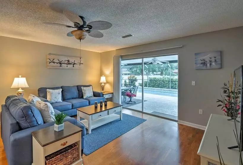 Breezy Sarasota Home W/ Private Pool Near Beach!