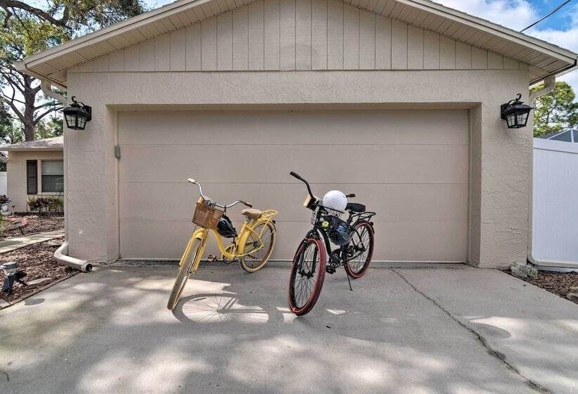 Breezy Sarasota Home W/ Private Pool Near Beach!