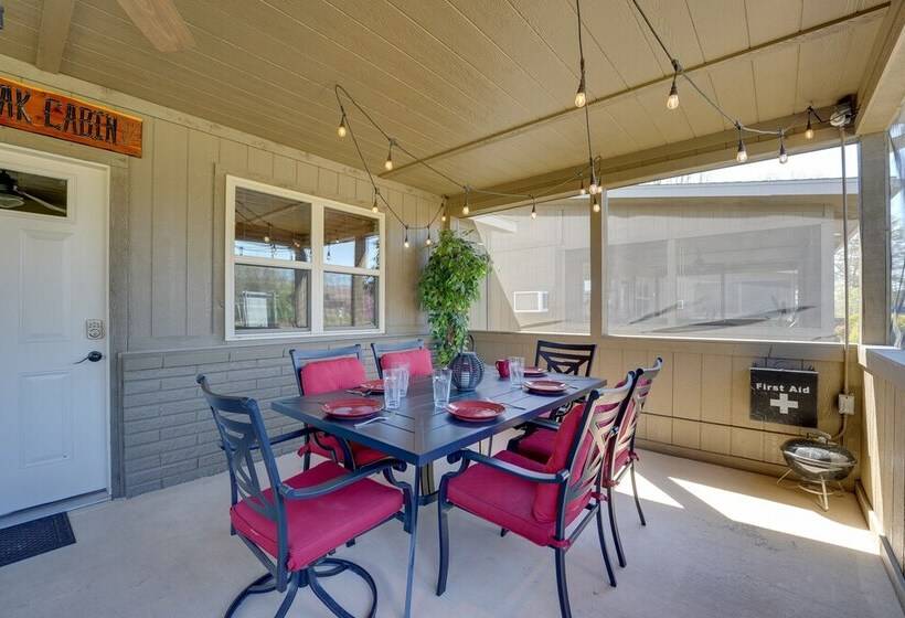 Cabin W/ Pool Access   Walk To Table Rock Lake!