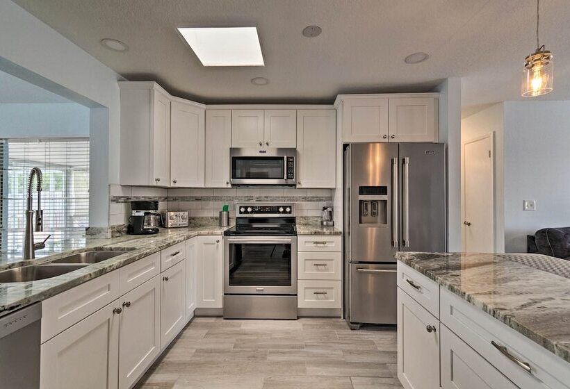 Canalfront Bradenton Home W/ Dock & Pool!