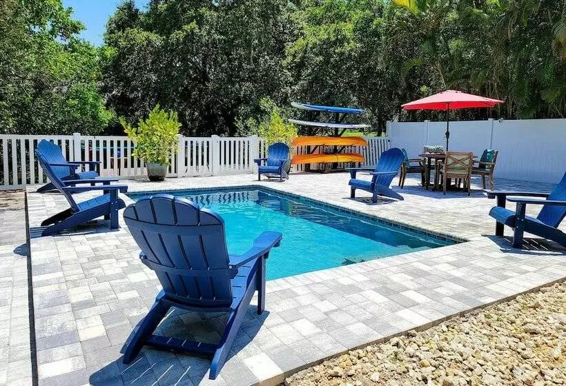Canalfront Home W/ Kayaks, Pool & On Site Fishing!