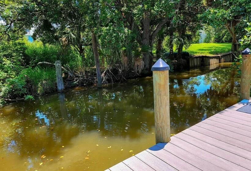 Canalfront Home W/ Kayaks, Pool & On Site Fishing!