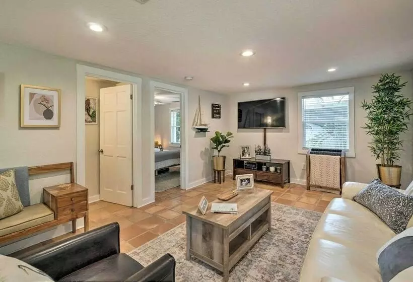 Canalfront Home W/ Kayaks, Pool & On Site Fishing!
