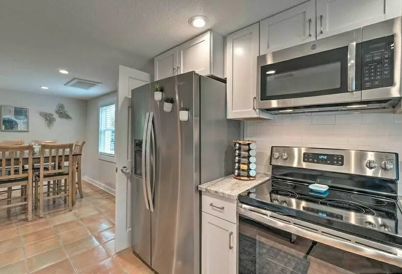 Canalfront Home W/ Kayaks, Pool & On Site Fishing!