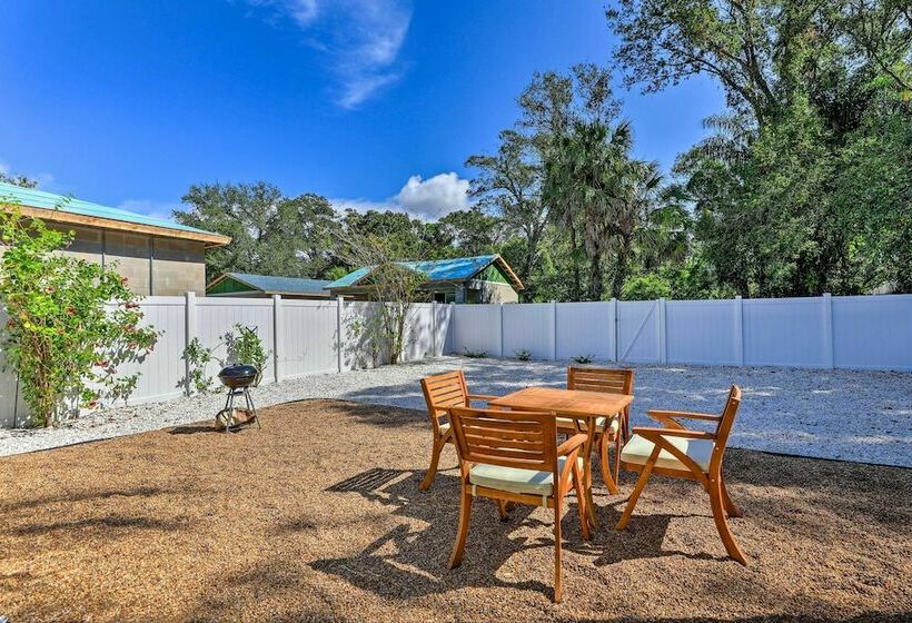 Central Gulfport Home < 1 Mi To The Beach!