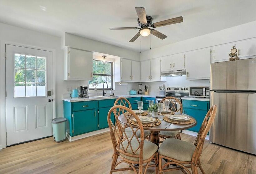 Central Gulfport Home < 1 Mi To The Beach!