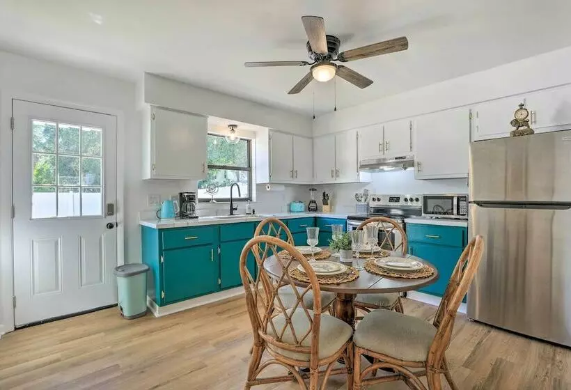 Central Gulfport Home < 1 Mi To The Beach!
