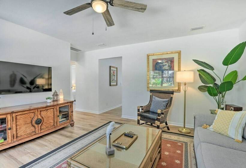 Central Gulfport Home < 1 Mi To The Beach!