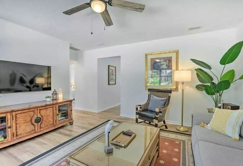 Central Gulfport Home < 1 Mi To The Beach!