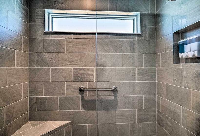 Home In The Villages: Golf Cart & Amenity Access