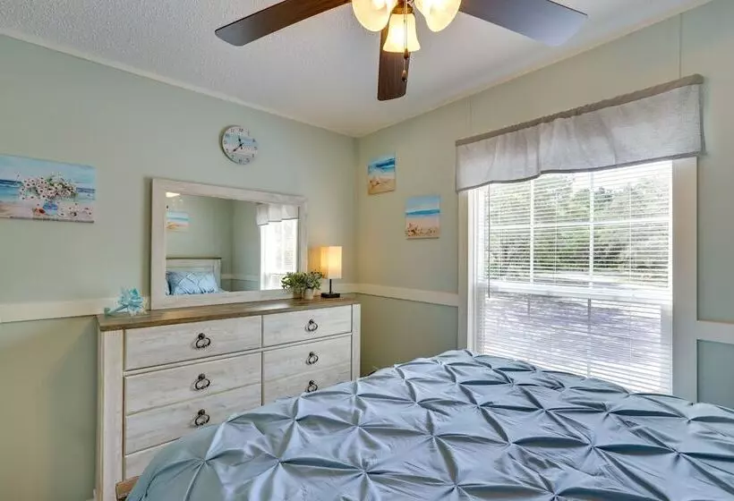 Charming Perry Home ~ 2 Mi To The Gulf!