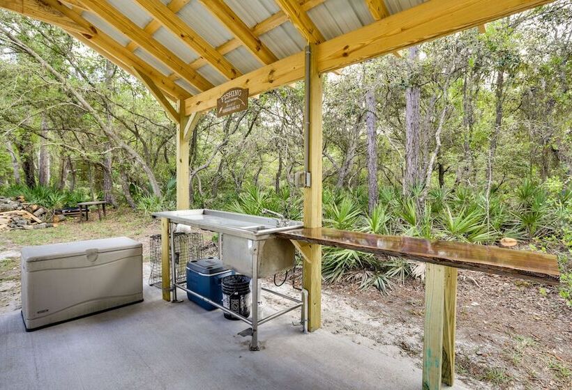 Charming Perry Home ~ 2 Mi To The Gulf!