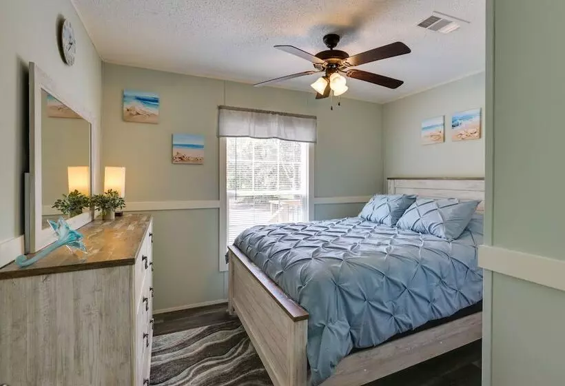 Charming Perry Home ~ 2 Mi To The Gulf!