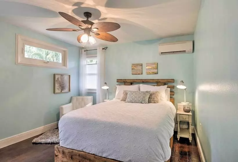 Chic Sarasota Cottage: Near Beaches & Downtown!