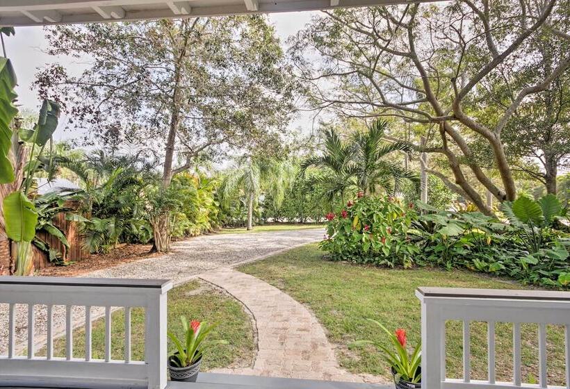Chic Sarasota Cottage: Near Beaches & Downtown!
