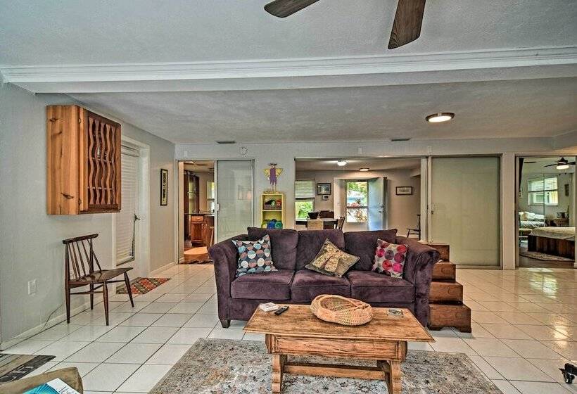 Classic Sarasota Home < 4 Mi To Public Beach