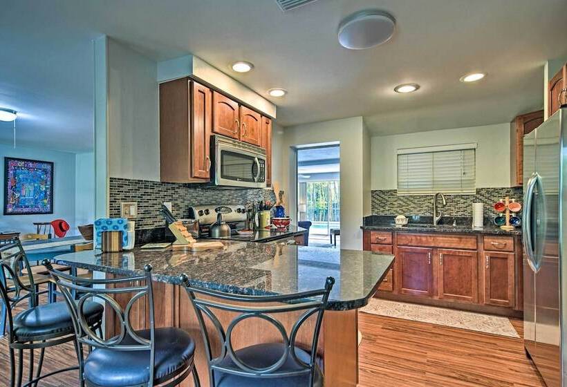 Classic Sarasota Home < 4 Mi To Public Beach