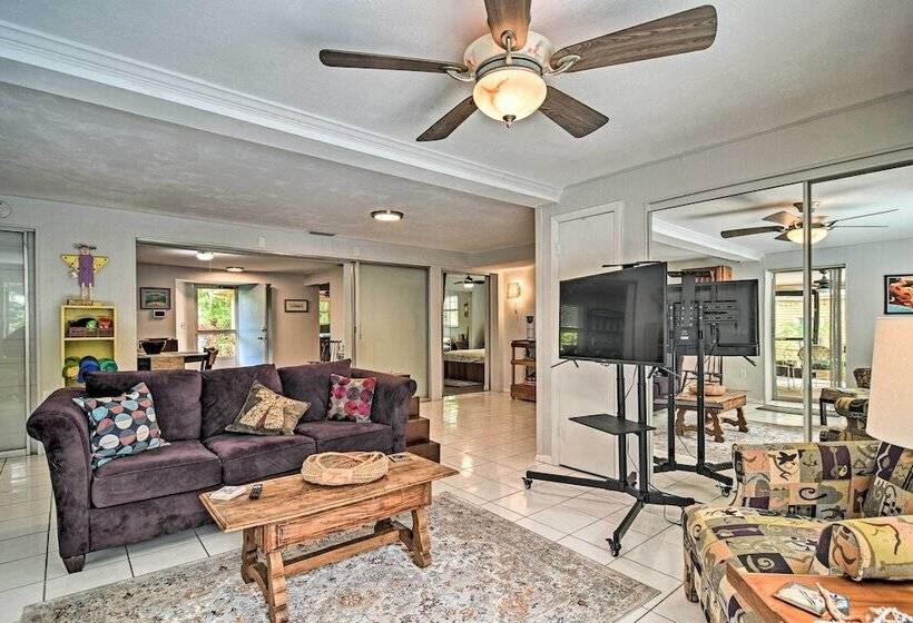 Classic Sarasota Home < 4 Mi To Public Beach
