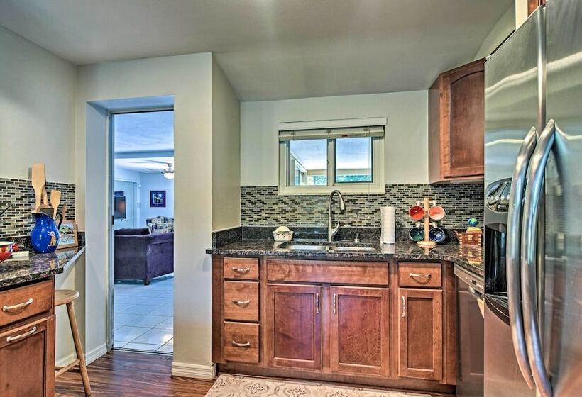 Classic Sarasota Home < 4 Mi To Public Beach